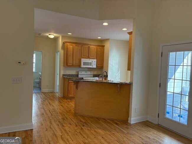 Photo - 74 Lockerbie Ct Unit 202