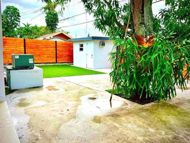 Photo - 620 NW 60th Ave