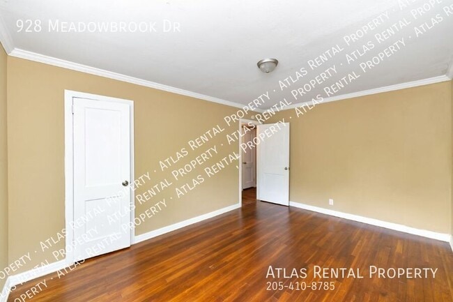 Photo - 928 Meadowbrook Dr