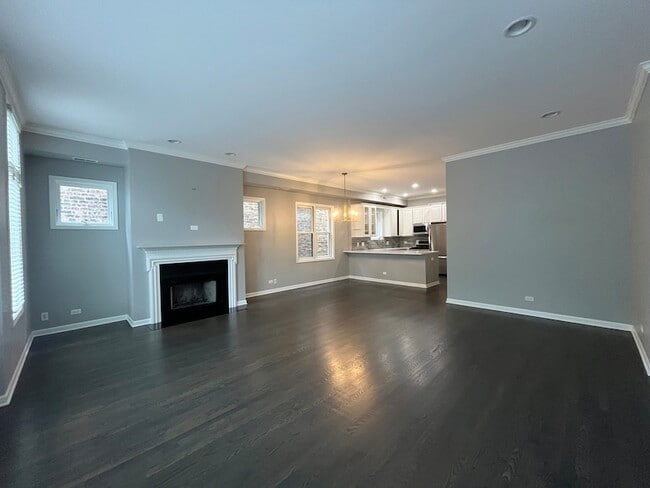 Photo - 540 W Oakdale Ave Unit 2W