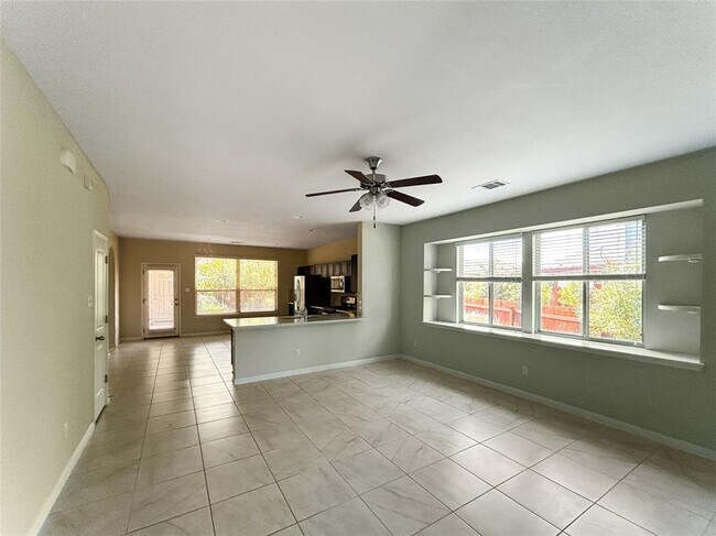 Photo - 512 Canadian Springs Dr