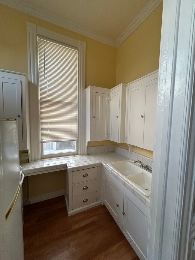 Photo - The Ruckers Mansion