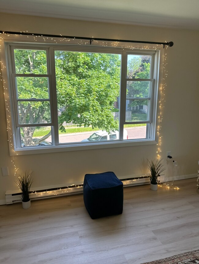 Living room - 91 Faith St Unit 91