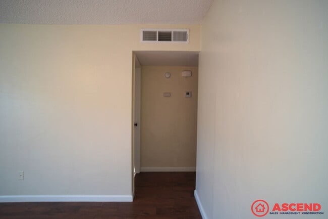 Photo - 4324-4338 Columbus St Unidad 4338 Columbus St