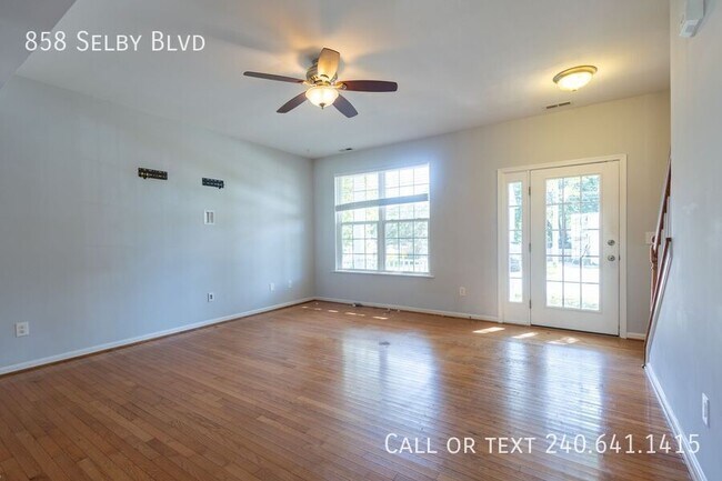 Photo - 858 Selby Blvd