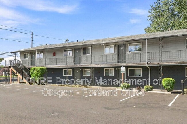 Photo - 18411 E Burnside St Unit 202