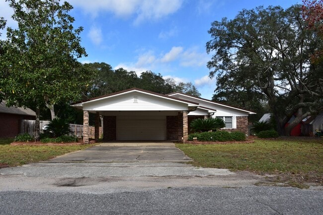 Building Photo - Three Bedroom Two Bath outside Eglin Gates
