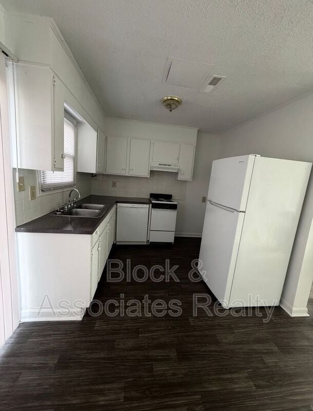 Photo - 1023 Salisbury St Unit E