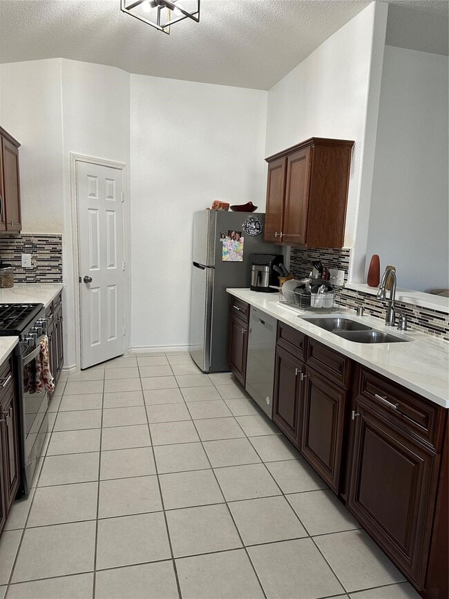 Building Photo - 20914 Kirkland Woods Dr