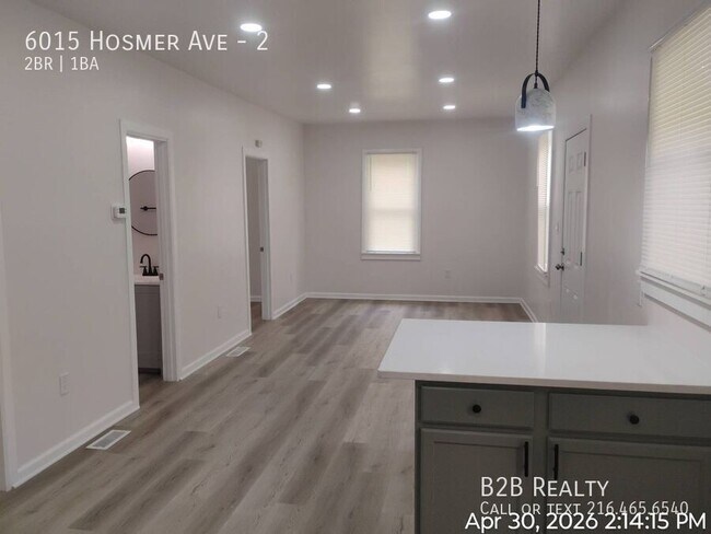 Photo - 6015 Hosmer Ave Unidad 2