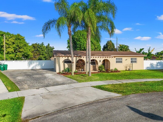 Photo - 3605 SW 122nd Pl