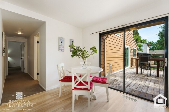 Building Photo - Beautifully Maintained Duplex in Glen Ellen Unit 1053 Sonoma Glen Circle