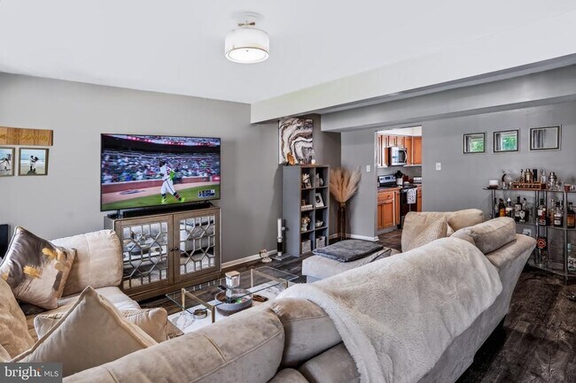 Photo - 120 Calderwood Ln