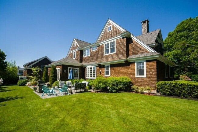 Photo - 190 Coggeshall Ave