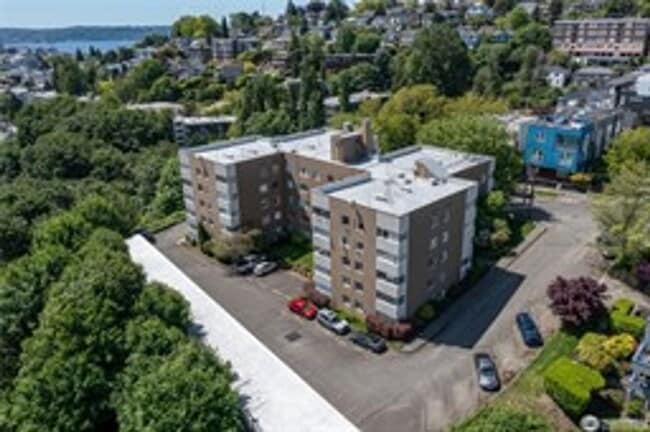 1800 Taylor Ave N Unit 210
