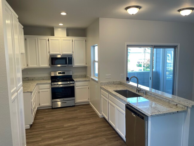 Building Photo - 419 8th St Unit B