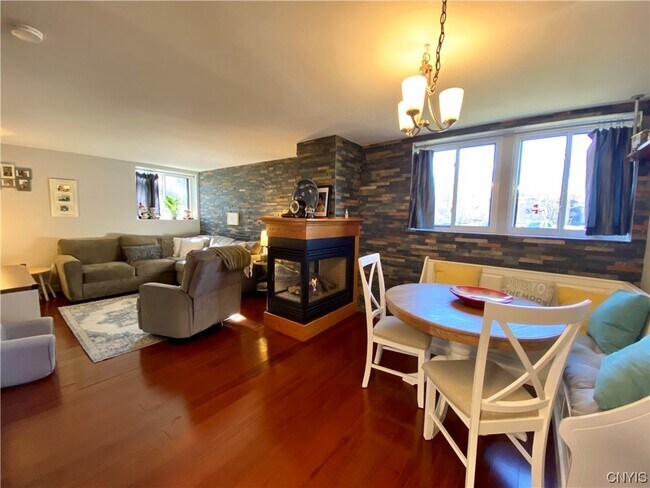 Photo - 106 Watertree Dr