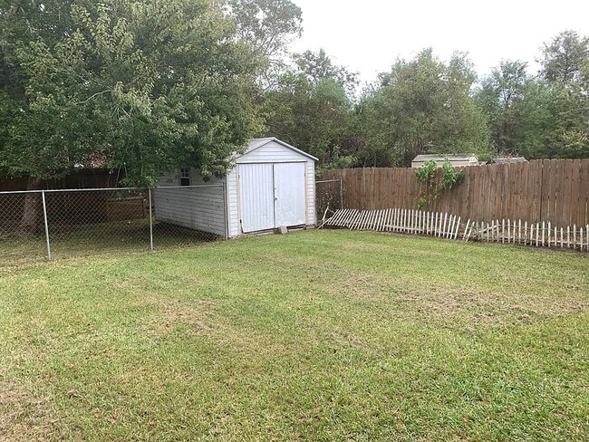 Photo - 386 Meloney Dr