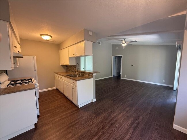 Photo - 5202 Provencial Dr