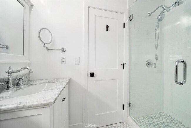 Photo - 300 Coral Ave Unidad Half 1-2