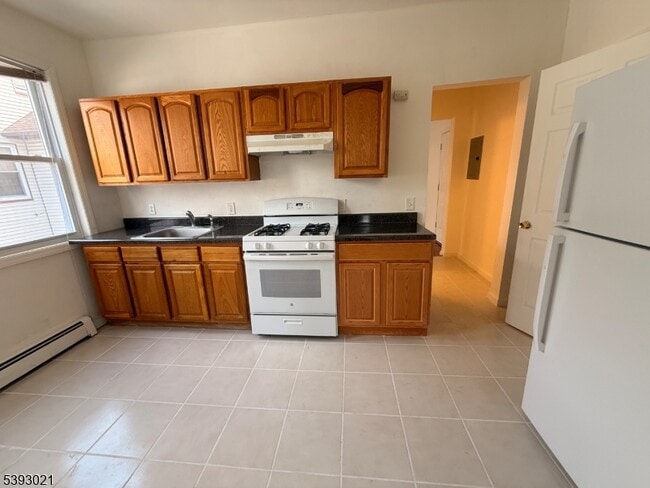 Building Photo - 403 S Clinton St