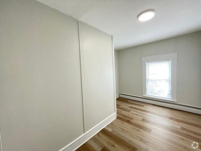 Building Photo - 53 Pennacook St Unit #3 Rental