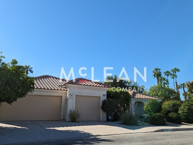 Four Bedroom Oasis - With Solar! - Four Bedroom Oasis - With Solar!