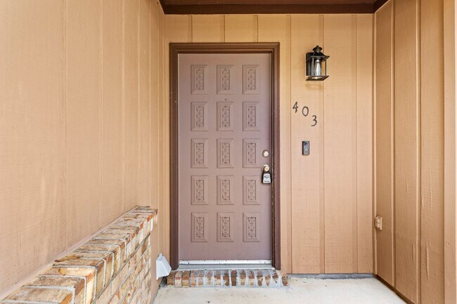 Photo - 3 Bedroom in Desirable Location!