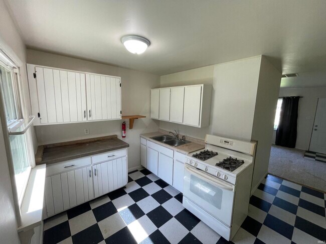 Photo - 5229 S College Dr