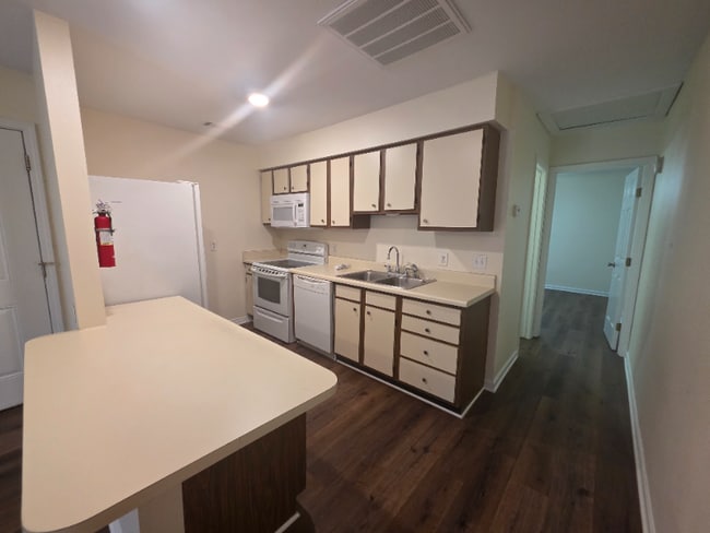 Photo - 4780 Pontchartrain Dr Unit 106