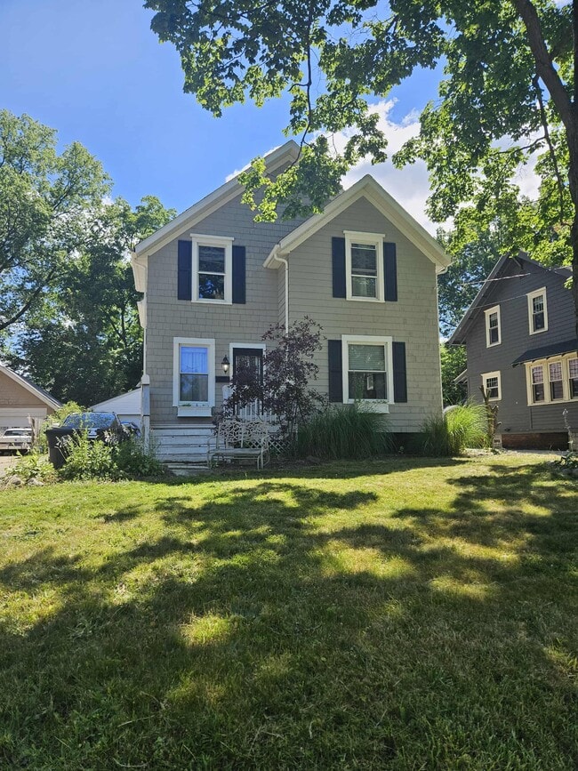 Building Photo - 93 N Rose Blvd