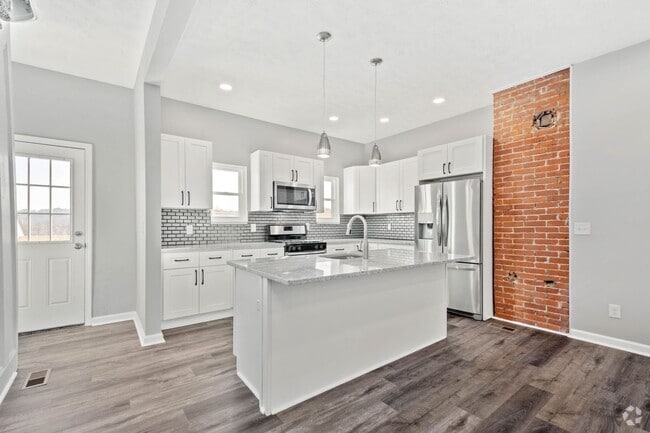 Building Photo - Stunning 4 bedroom home in Pittsburgh avai...