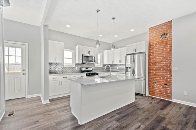 Stunning 4 bedroom home in Pittsburgh avai... - Stunning 4 bedroom home in Pittsburgh avai...