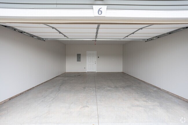 2BR, 2 BA, 2 CAR GARAGE 1,234 - 1,270SF- RANCH
