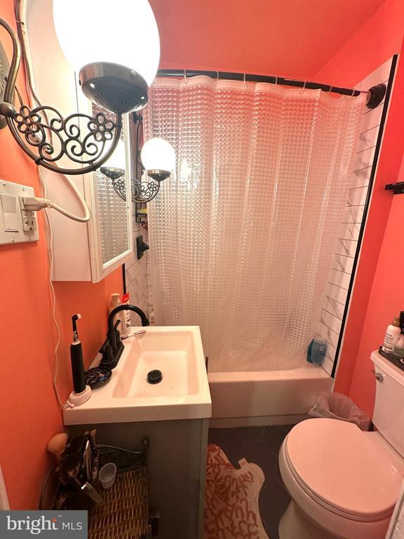 Photo - 4925 Cedar Ave Unit 2