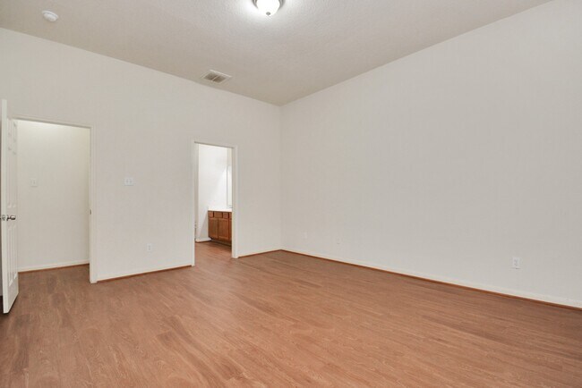 Photo - 20051 Silver Rock Dr