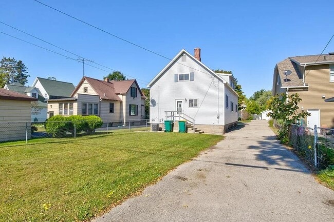 Photo - 1855 Liberty St