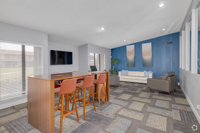 2BR, 1.5BA - 919SF - Clubhouse