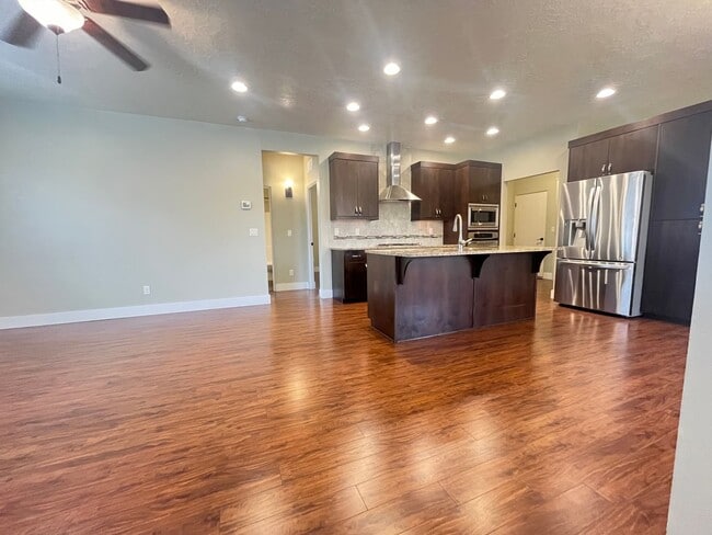 Photo - The perfect 2 bed/2bath with office patio home in the beautiful Hazelwood community just off Lake...