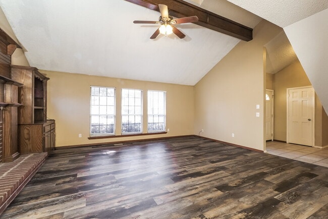 Photo - 11240 Cimarron Dr