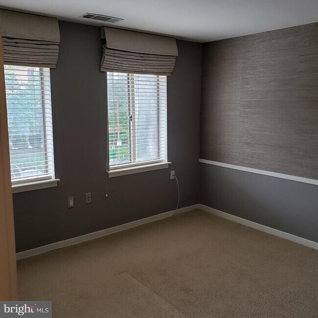 Photo - 534 S Charles St Unidad R81