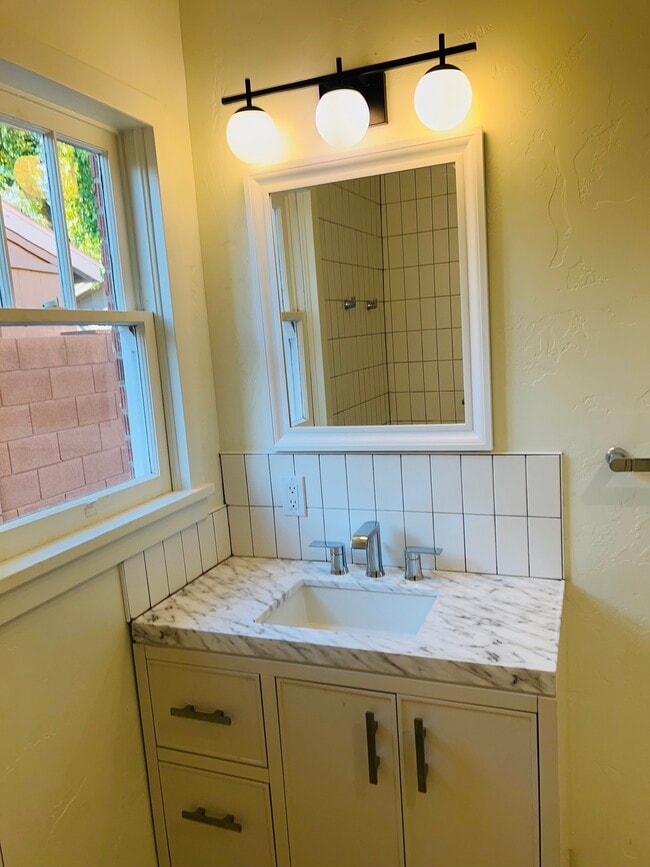 Photo - 514 W Turney Ave