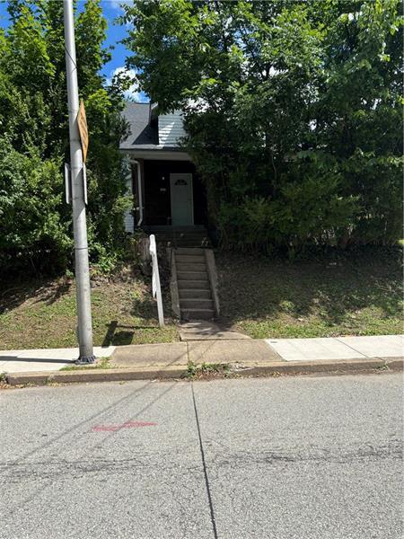 Photo - 1371 Crucible St