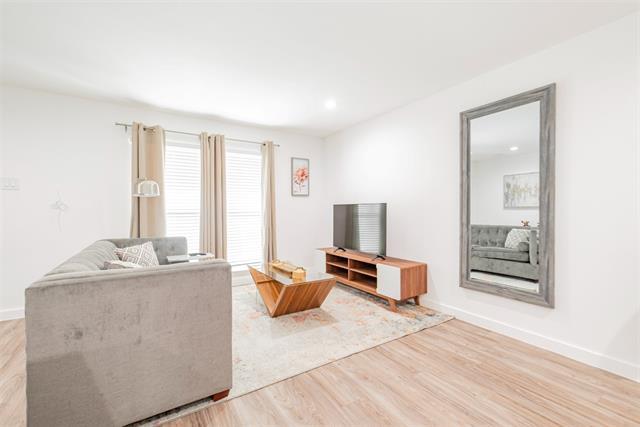 Photo - 606 N Marsalis Ave Unidad 210