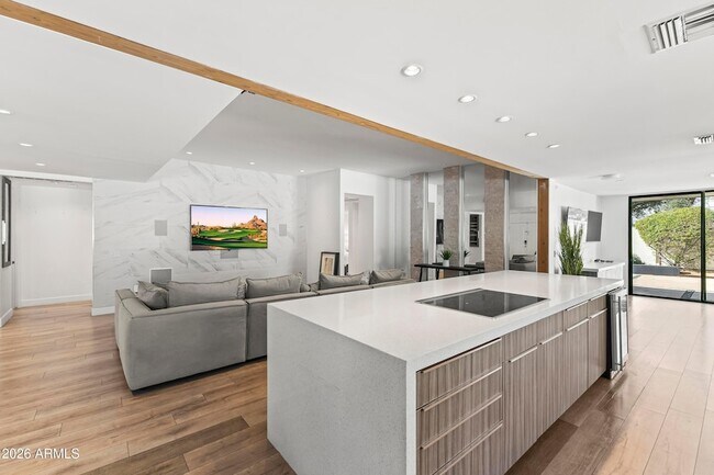 Photo - 6834 N 72nd Pl