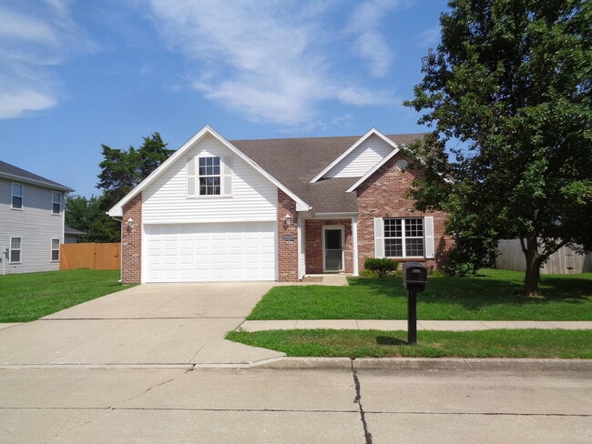 Building Photo - 4008 Meadow View Dr