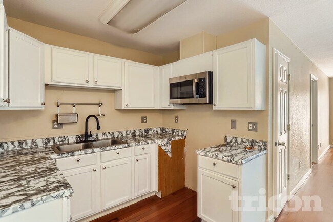 Photo - 240 S Irving St