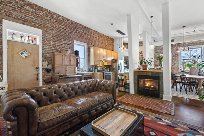 Building Photo - 43 Chestnut St Unit 301 Rental