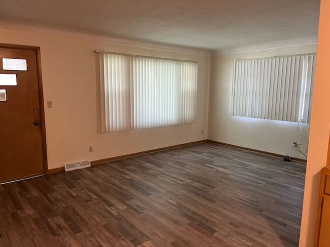 Photo - Brick 1 BR 1 BA duplex with hardwood floors in nice residential neighborhood