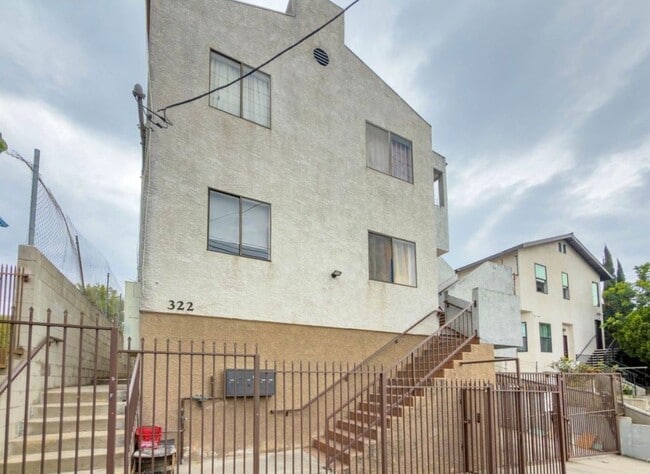 Building Photo - 322 Benton Wy